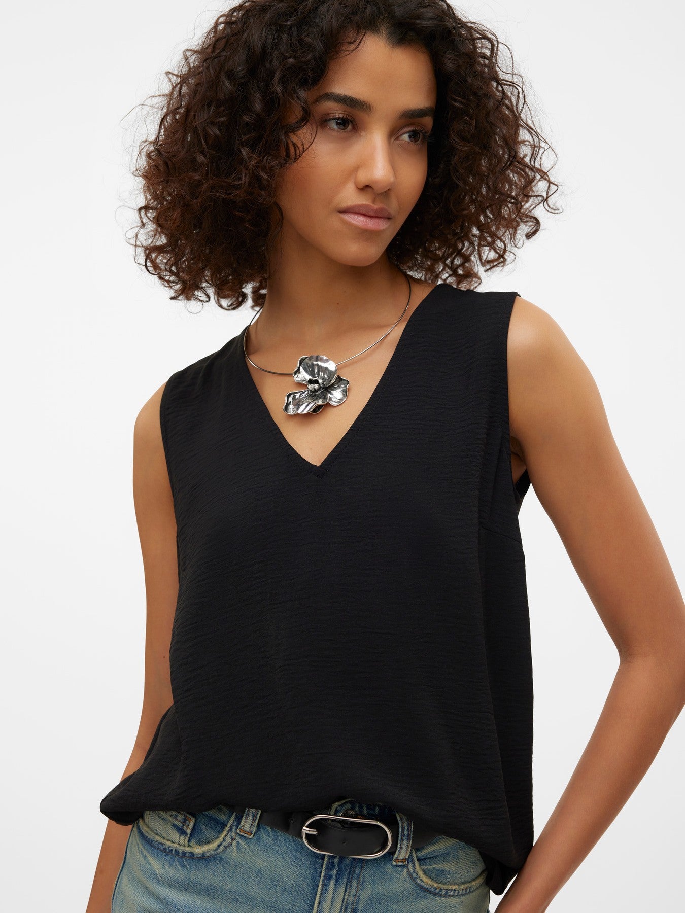 Top cuello pico de Vero Moda