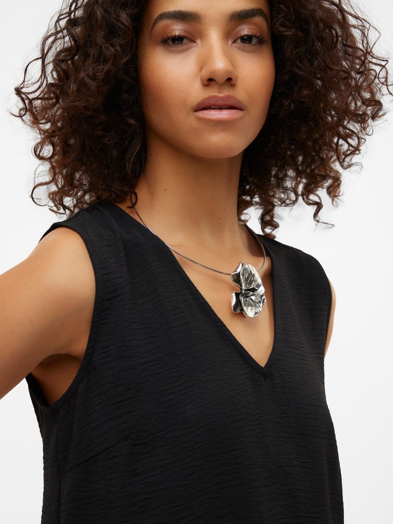 Top cuello pico de Vero Moda