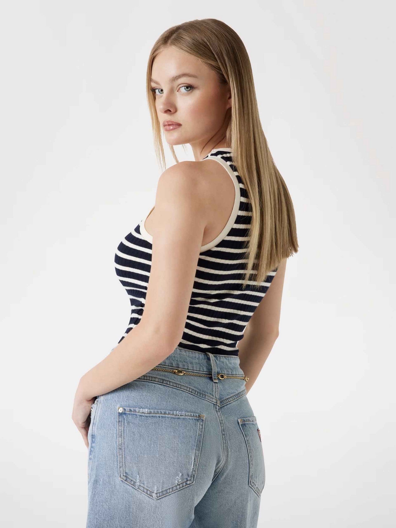 Top canalé tirantes de Guess