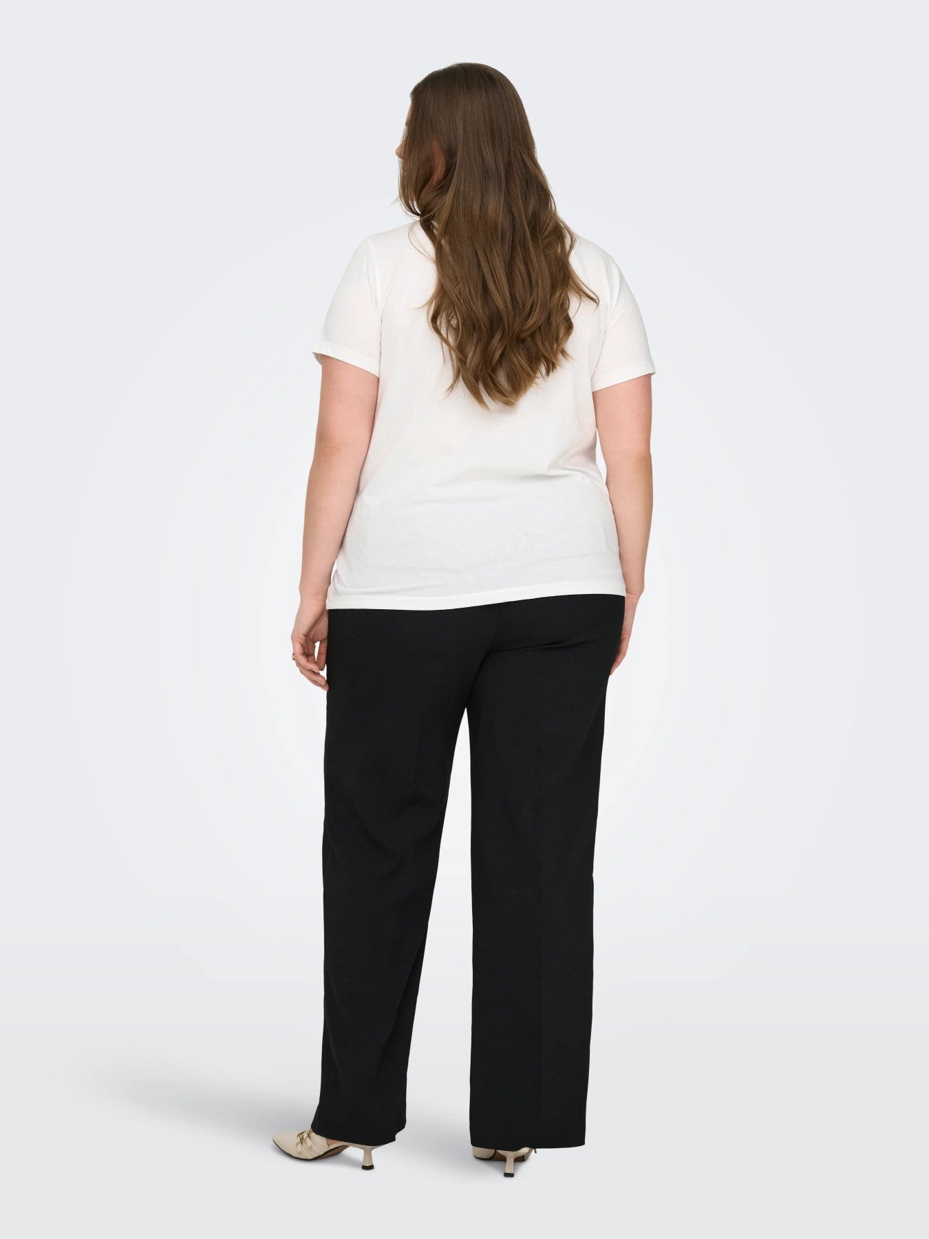 Camiseta Tallaje especial con bordado de Carmakoma