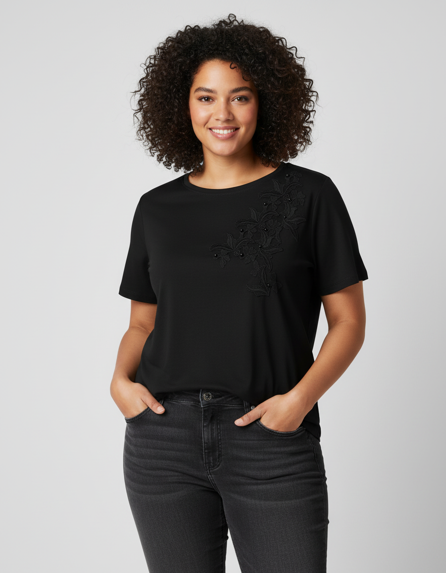 Camiseta Tallaje especial con bordado de Carmakoma