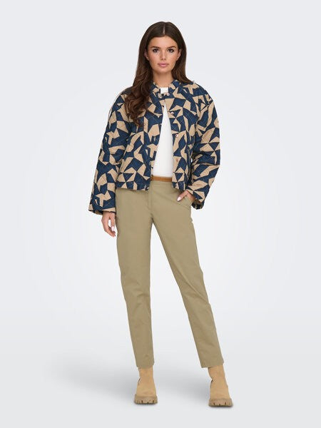 Pantalón chino con cinturón de Jacqueline de Yong