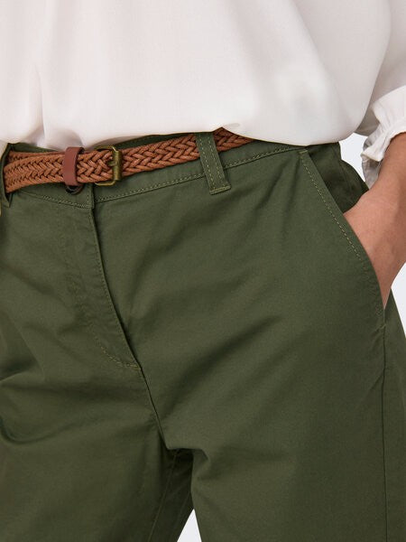 Pantalón chino con cinturón de Jacqueline de Yong