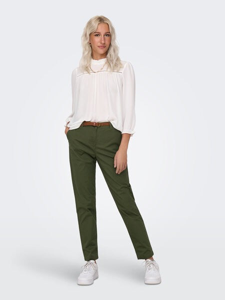 Pantalón chino con cinturón de Jacqueline de Yong