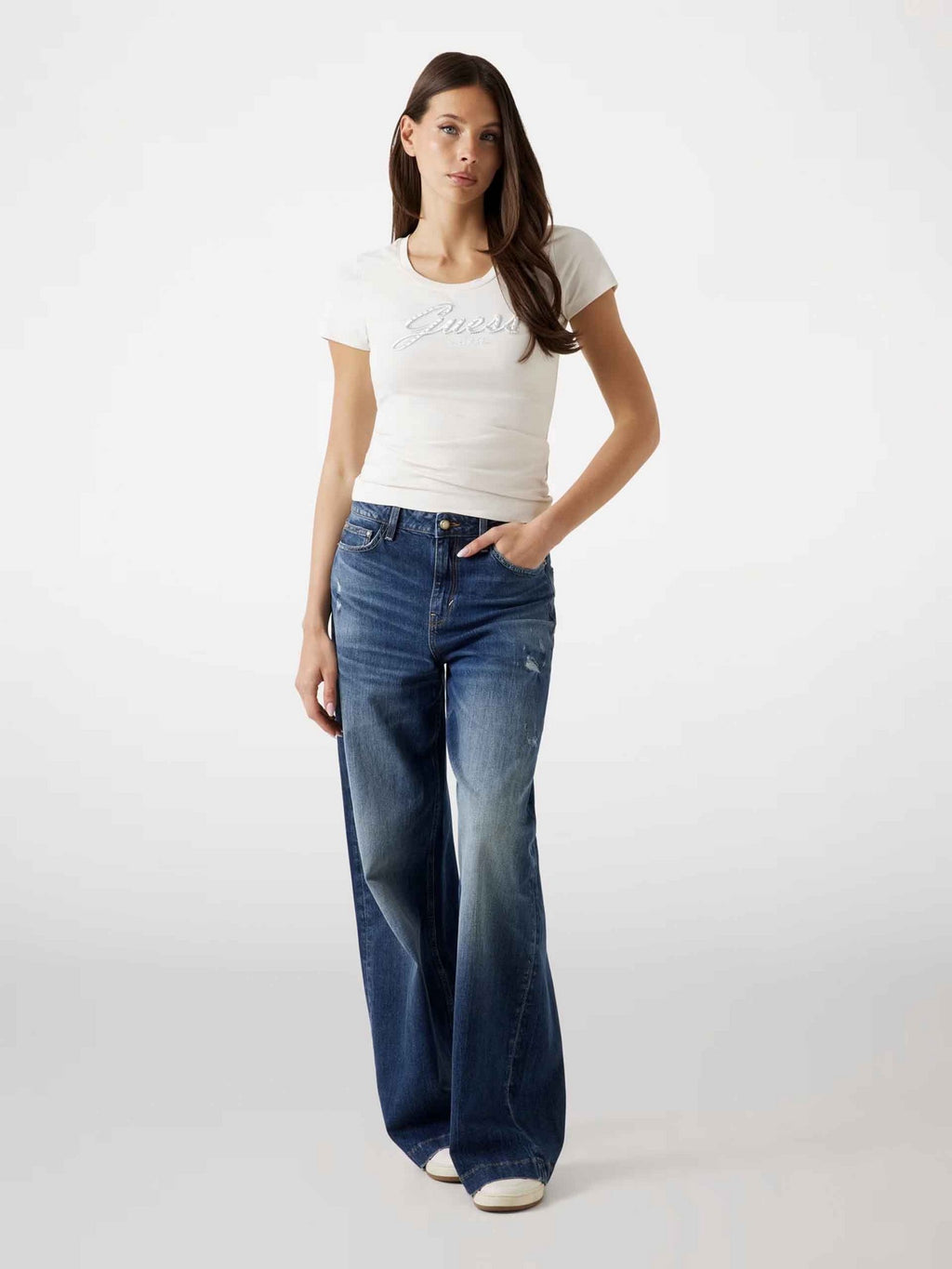 Camiseta bordado logo de Guess