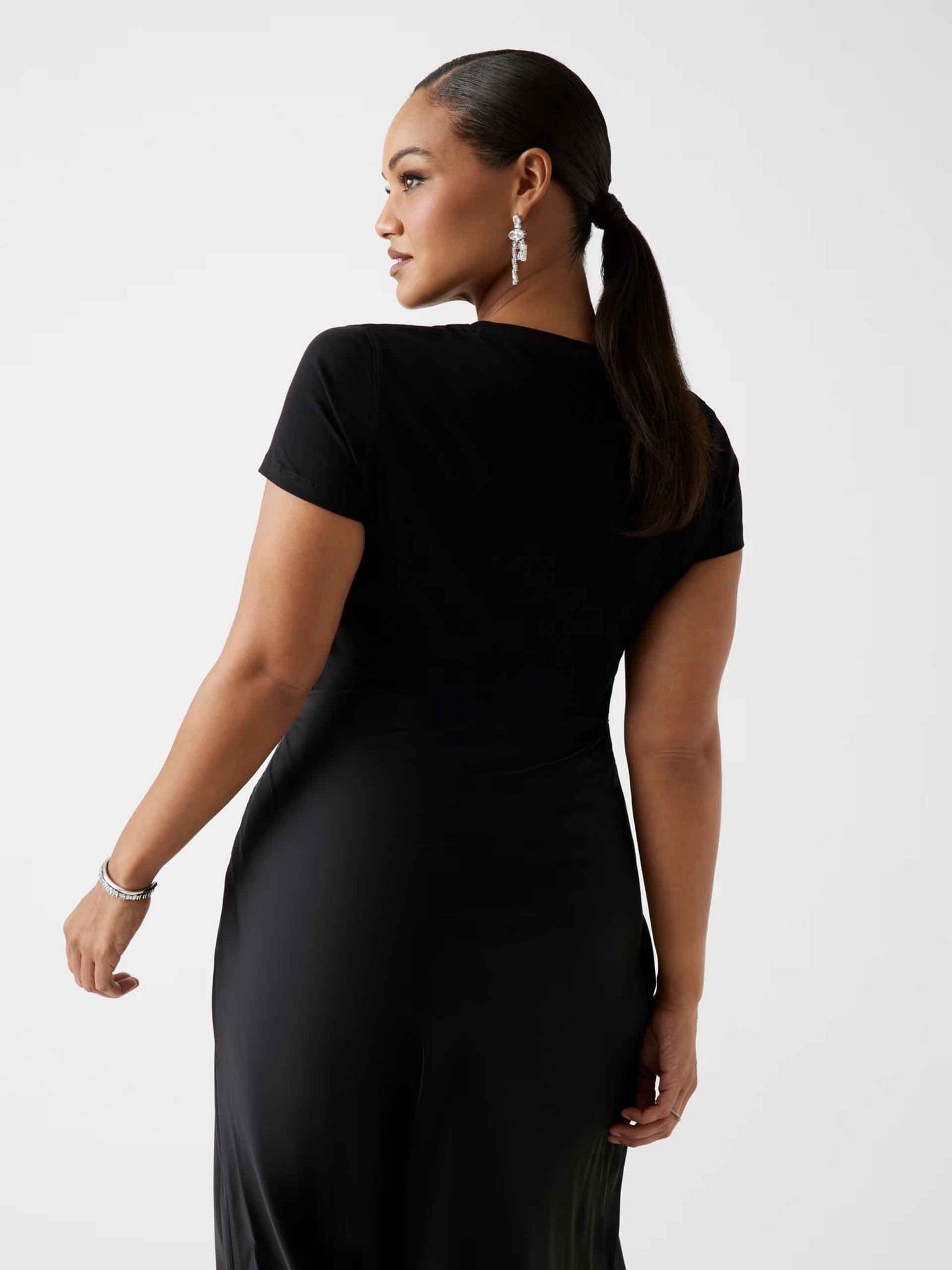 Camiseta bordado logo de Guess