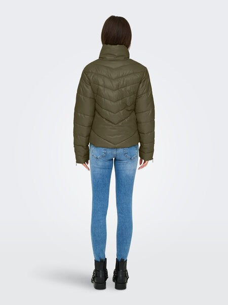 Cazadora acolchada de Jacqueline de Yong