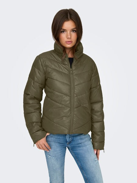 Cazadora acolchada de Jacqueline de Yong