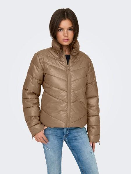 Cazadora acolchada de Jacqueline de Yong