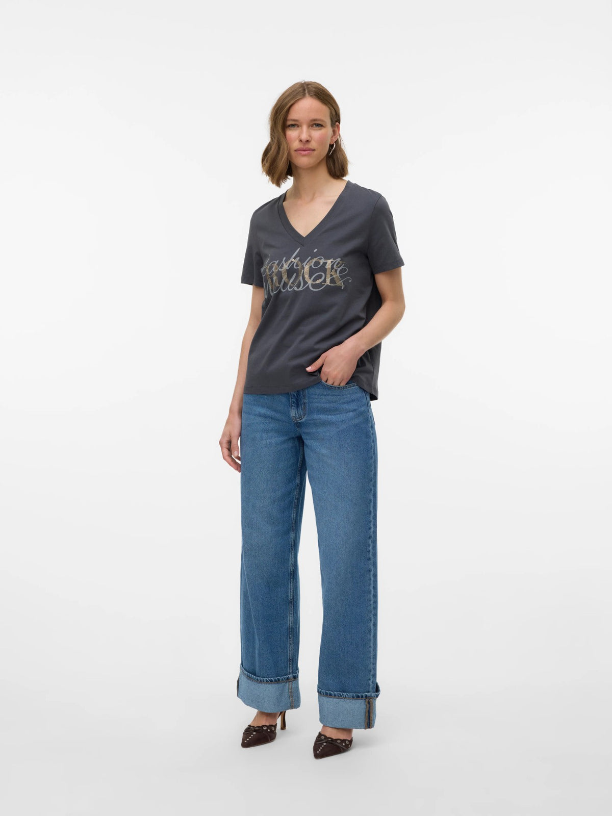 Camiseta cuello pico de Vero moda