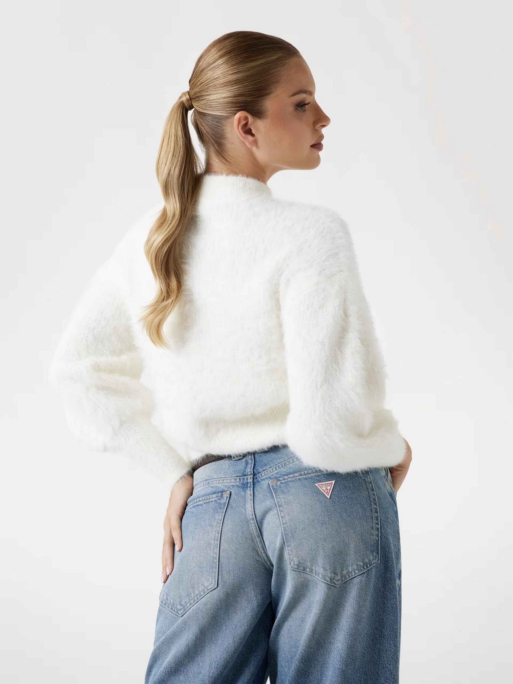 Jesey cuello alto con pelo de Guess