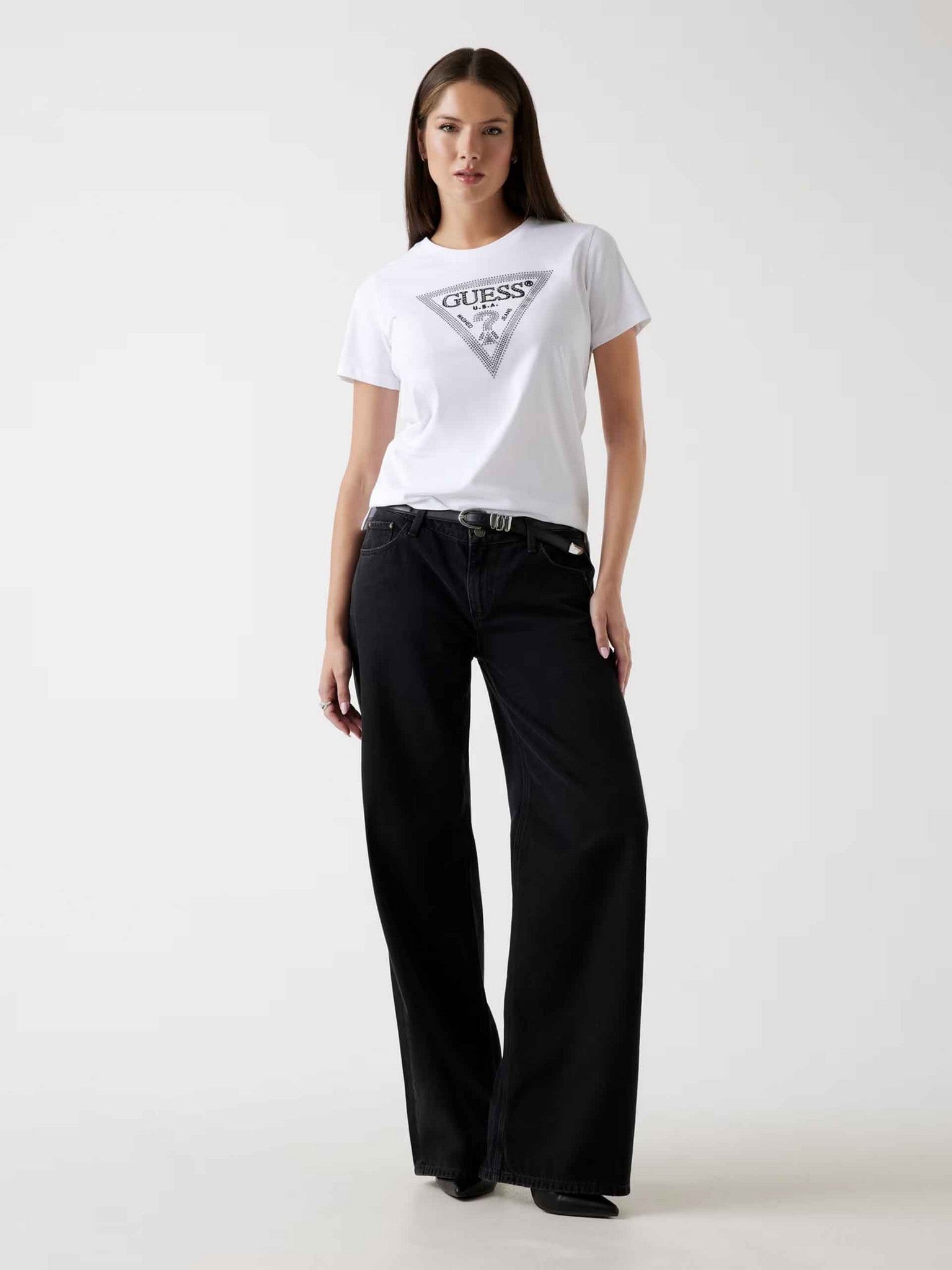 Camiseta con perdreria .de Guess