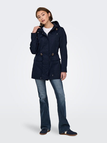 Parka entretiempo con capucha de Only