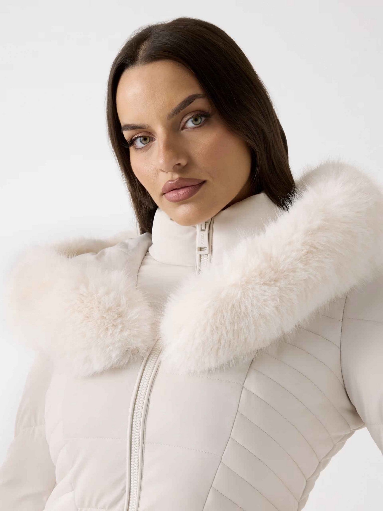 Abrigo acolchado largo de Guess