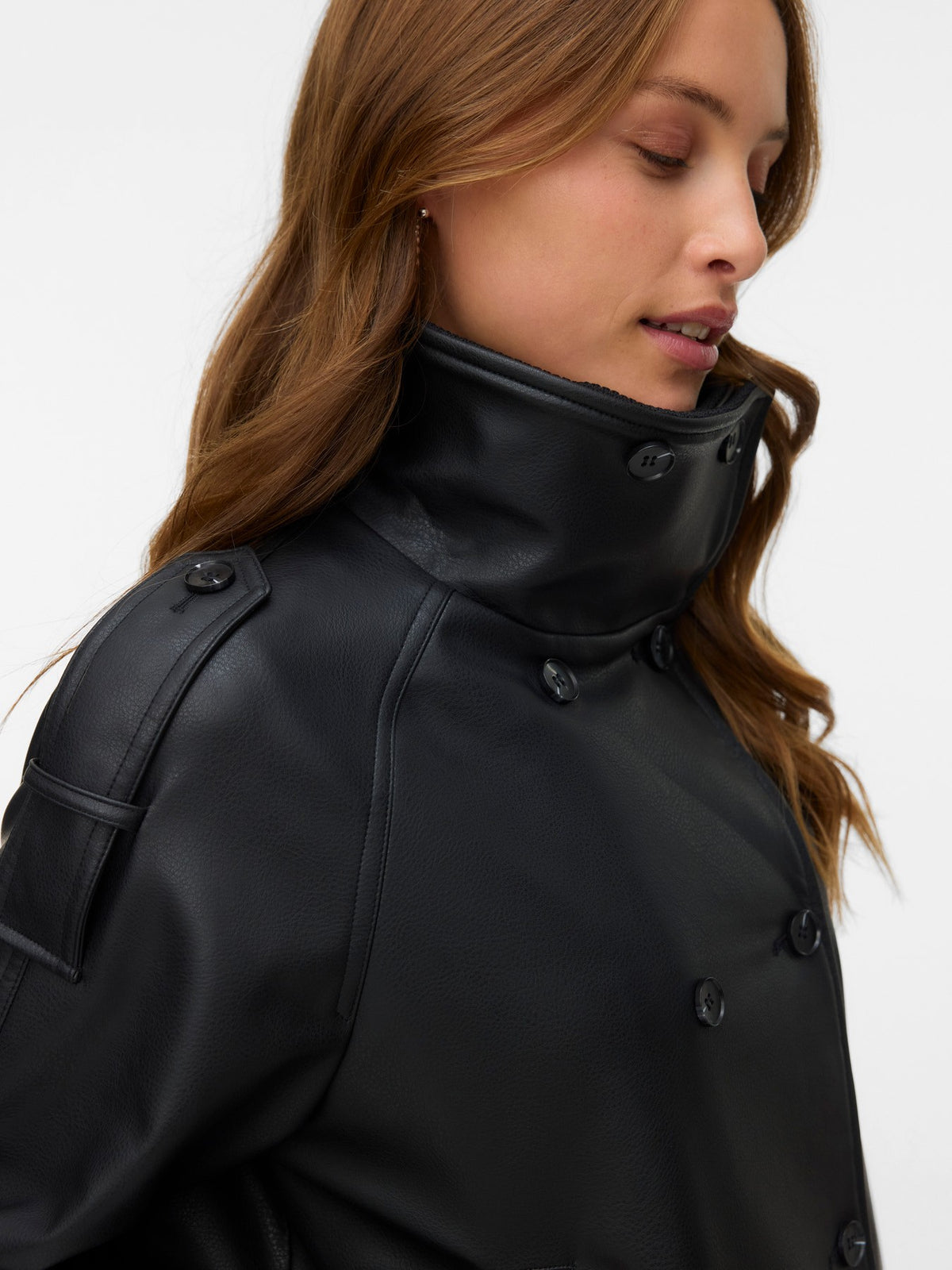 Polipiel doble abotonadura de Vero Moda