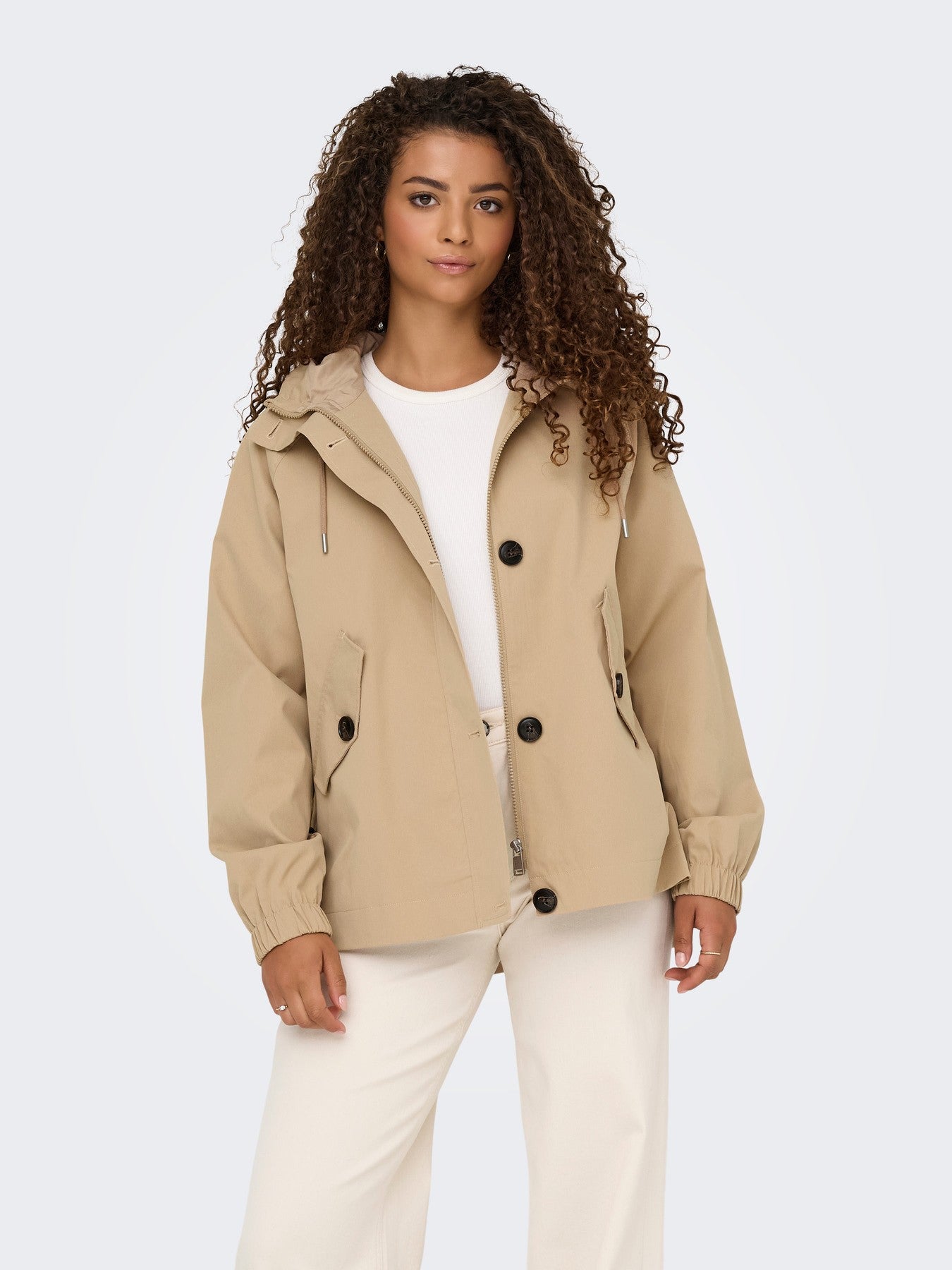 Gabardina con capucha de Only