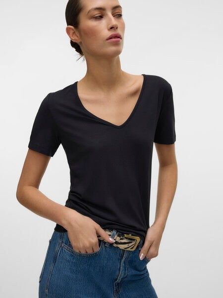 Camiseta cuello pico de Vero Moda