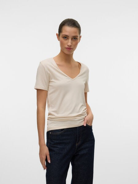 Camiseta cuello pico de Vero Moda
