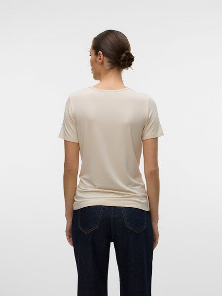 Camiseta cuello pico de Vero Moda