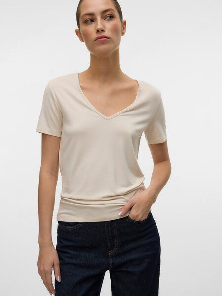 Camiseta cuello pico de Vero Moda