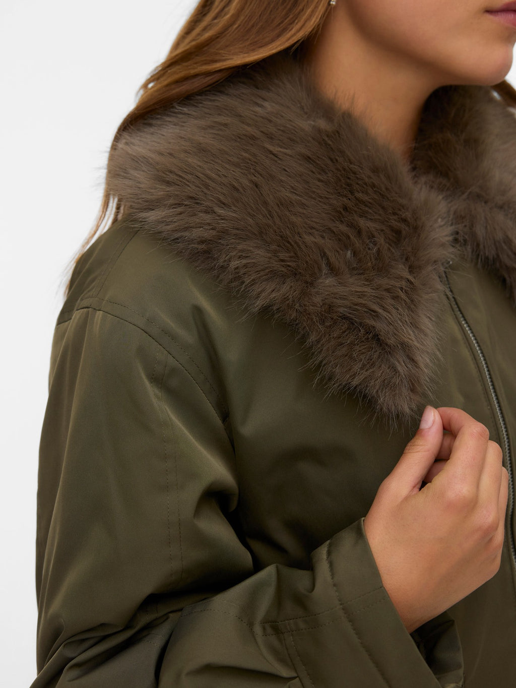 Cazadora con pelo de vero Moda