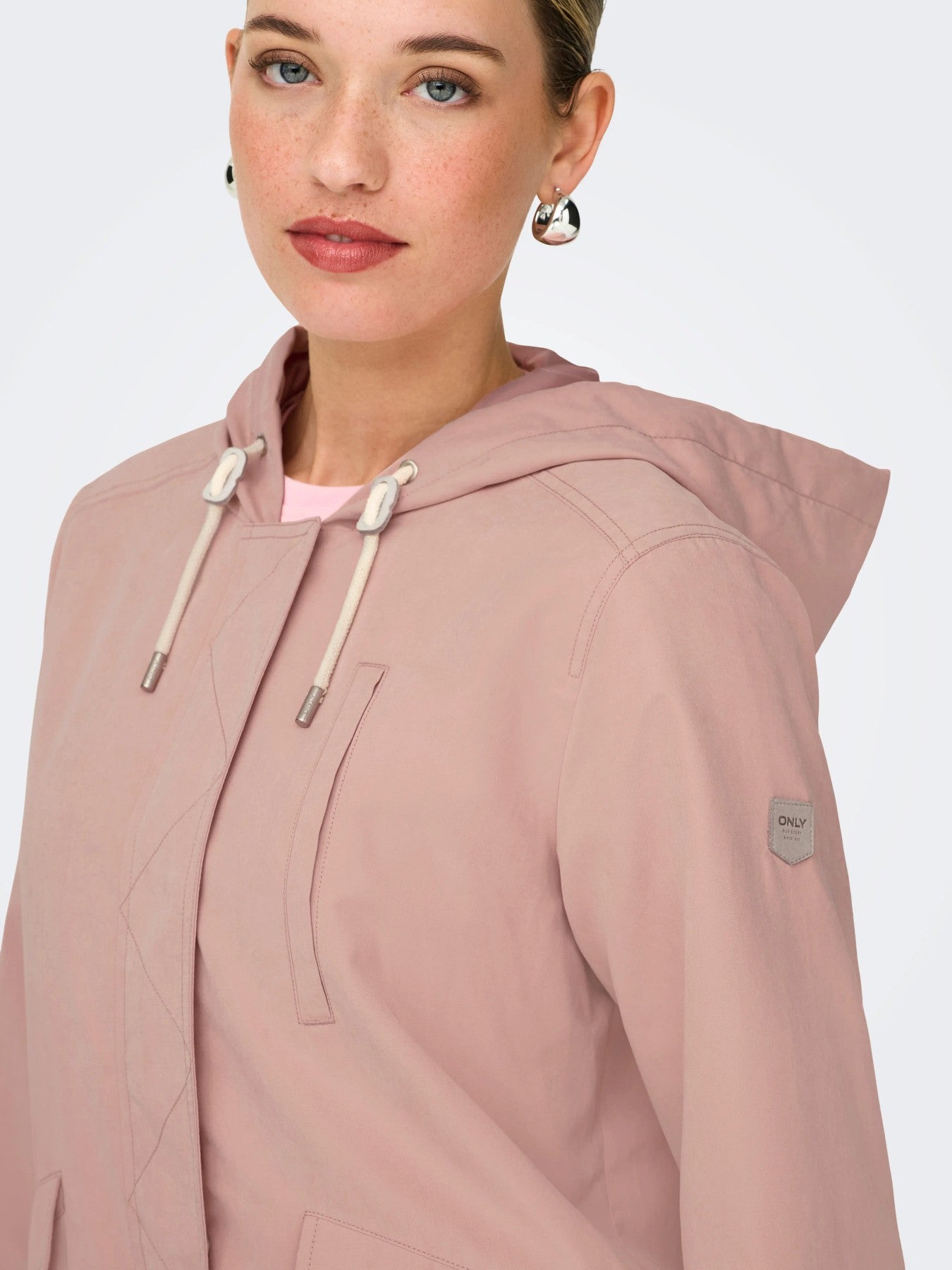 Parka entretiempo con capucha de Only