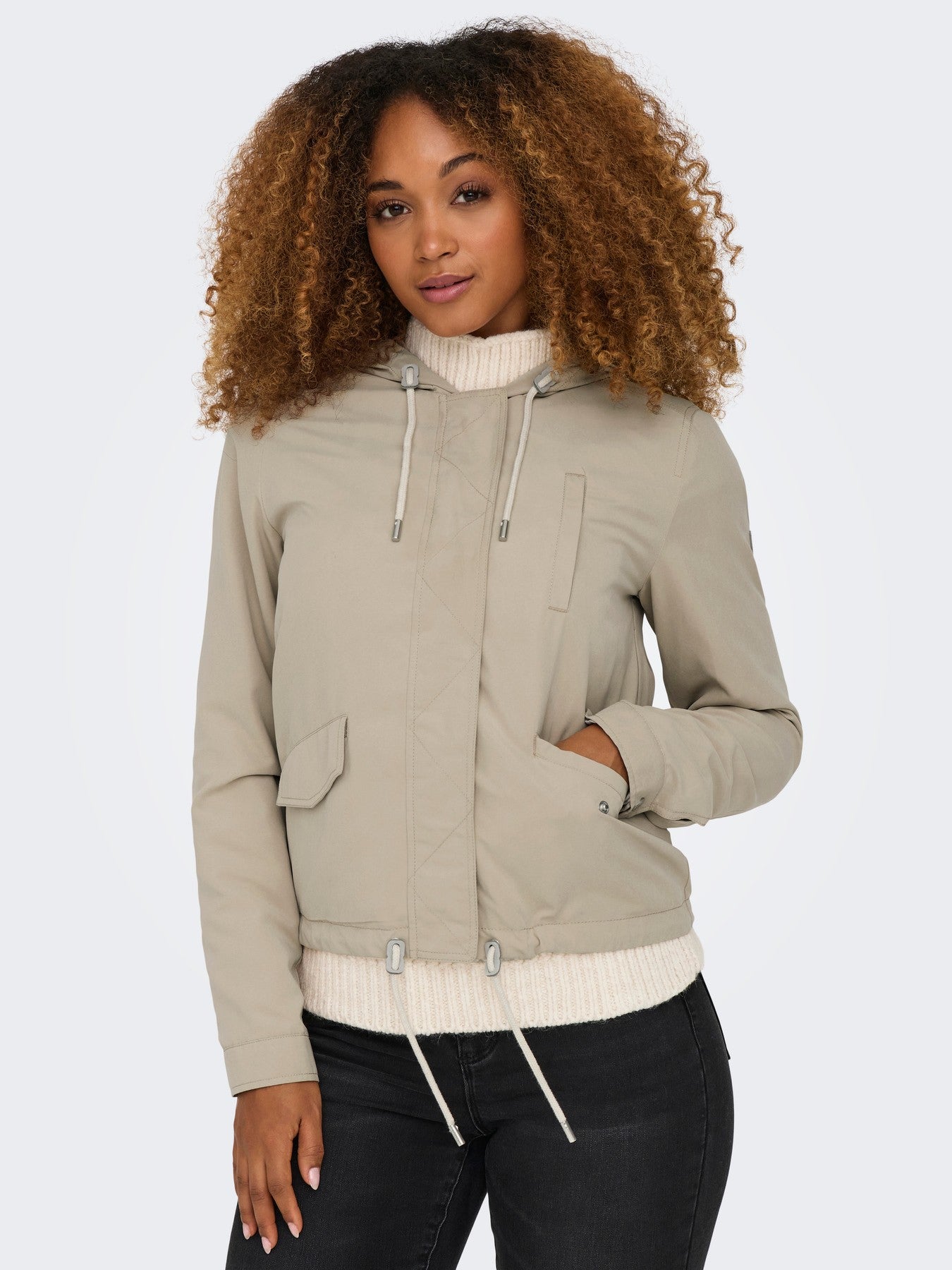 Parka entretiempo con capucha de Only