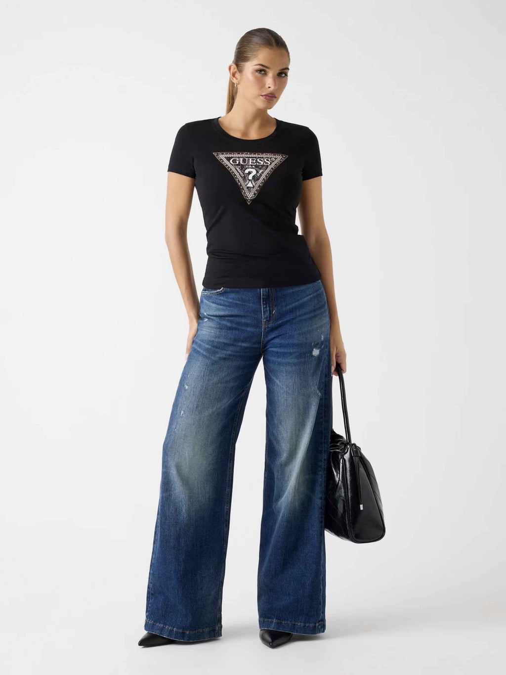 Camiseta con pedreria de Guess